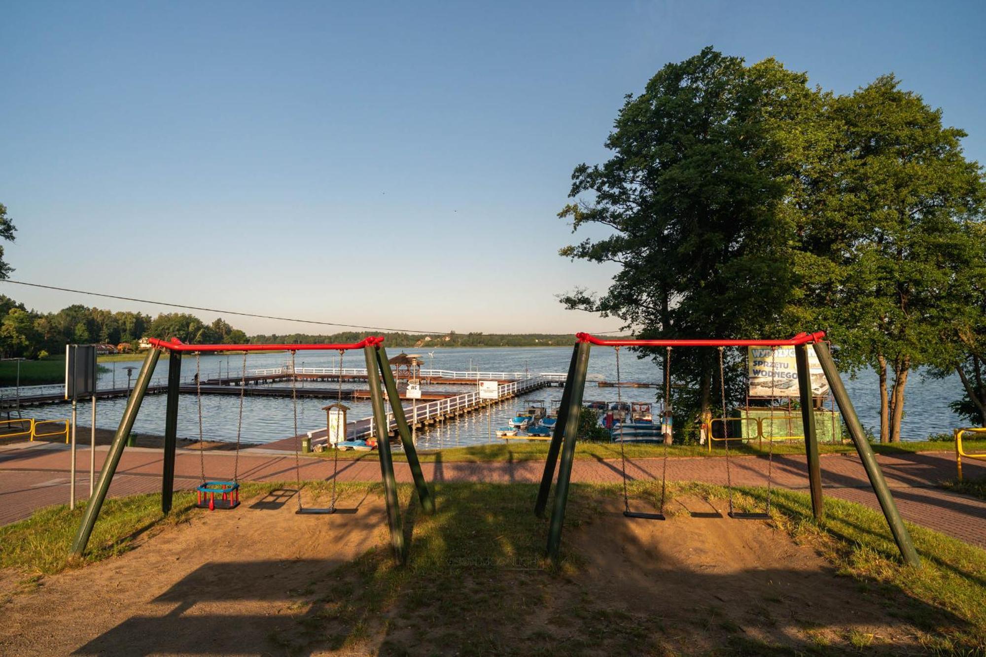 Domek Nad Jeziorem Kretowiny Exterior photo